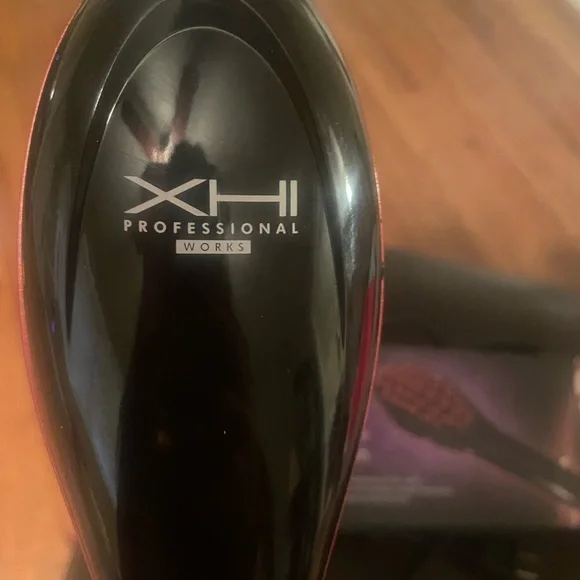XHI Professional Works Straightening Brush - Picture 2 of 5